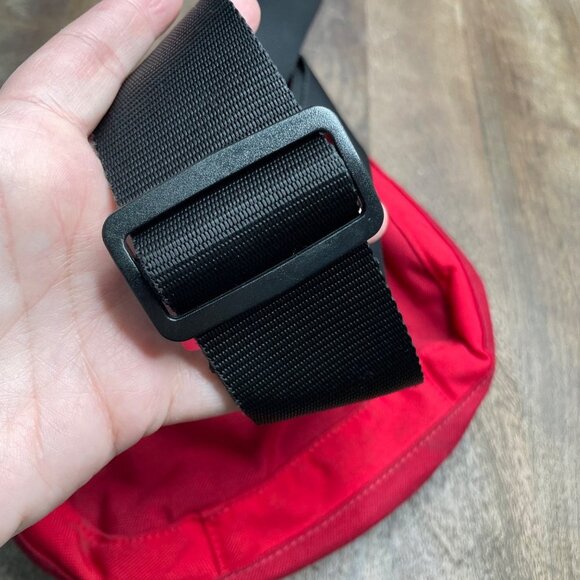 Crumpler Red Crossbody Messenger Bag Nylon Travel Casual Everyday - Picture 9 of 9